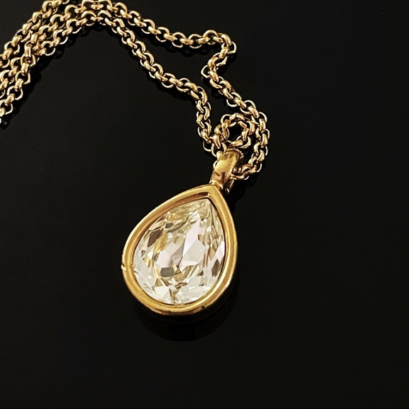 ✨Stunning VTG Givenchy Tear Rhinestone Necklace